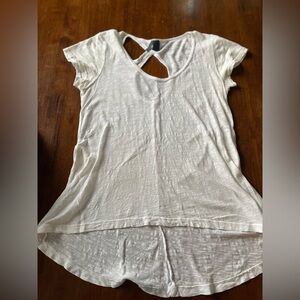 Anthropologie Left of Center White Open Back T-Shirt Hi-Low Size Small